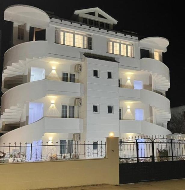 Hotel Vila Herta Durrës Esterno foto